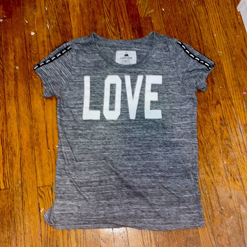 A shirt for a hot day not to thin or thick just perfect for a day out.